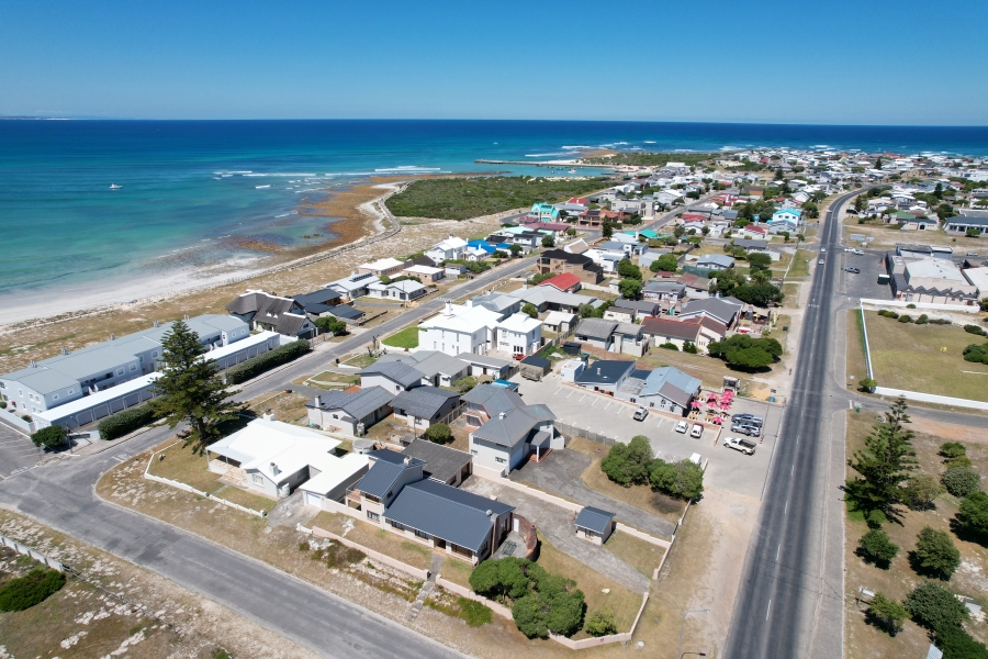 6 Bedroom Property for Sale in Struisbaai Western Cape